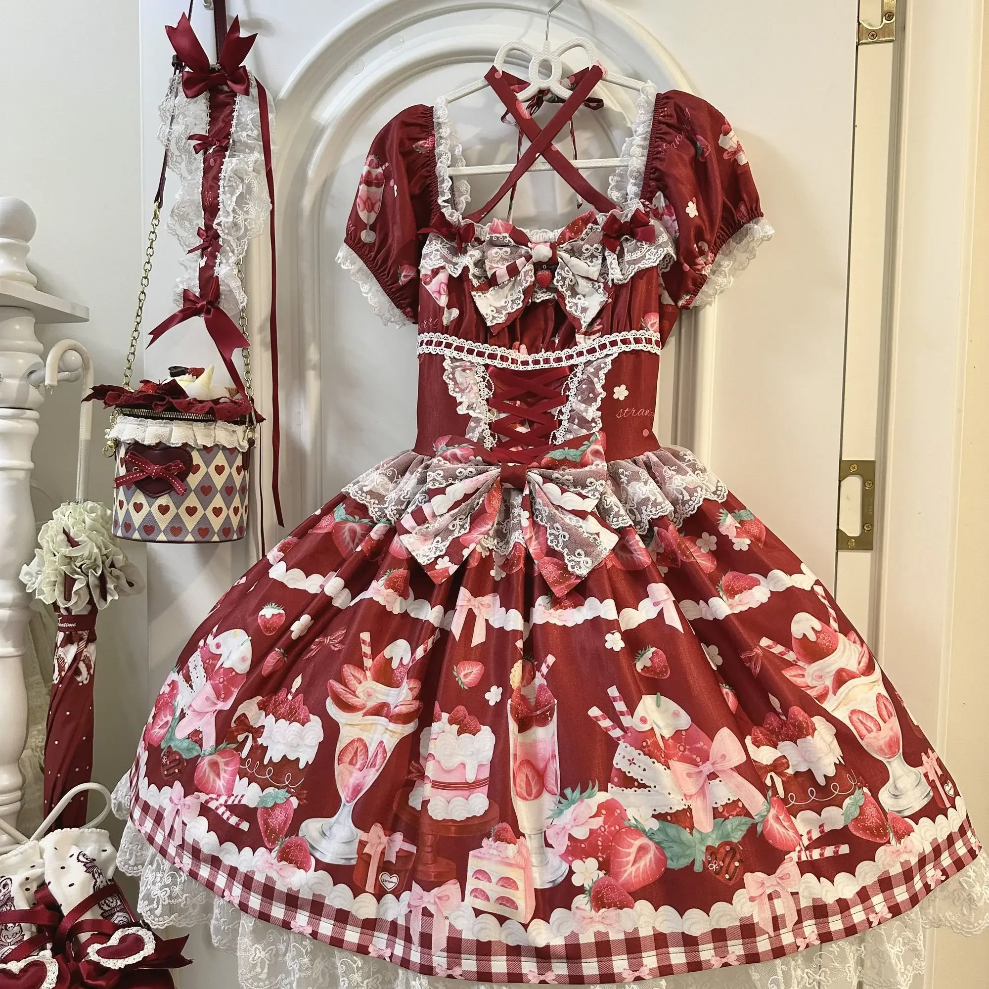 

Клубничное барфи ~ белое сахарное платье оригинального дизайна для девочек, летнее платье Kawaii Lolita, милое платье с короткими рукавами и принтом клубники