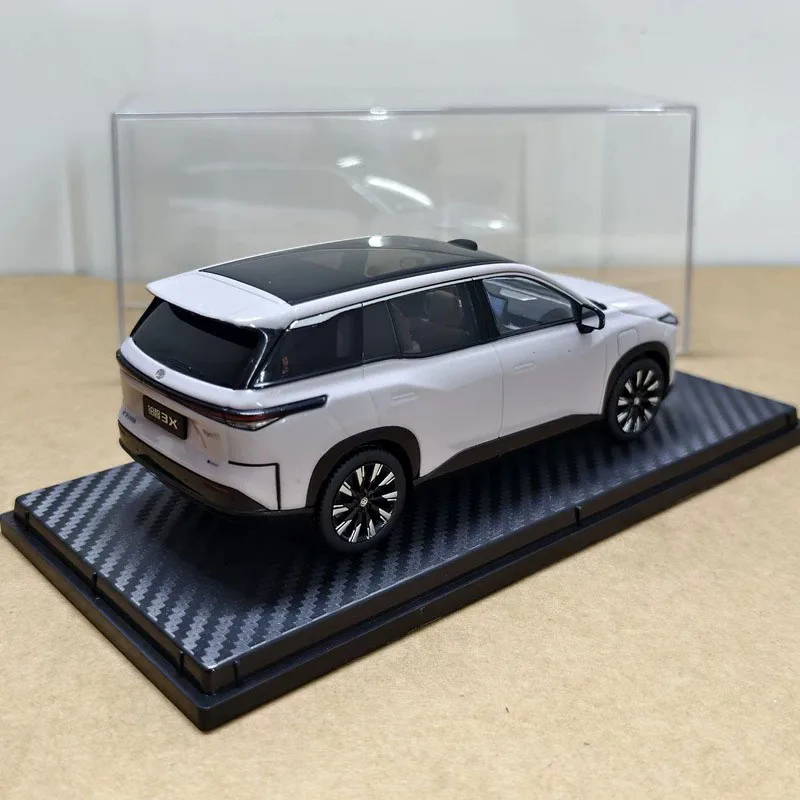 original-diecast-alloy-1-30-bz3x-ev-car-model-ornament-souvenir-display-collection-hobby-gift