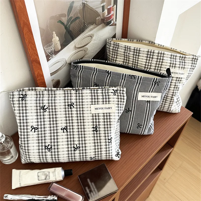Korean Style Plaid Bow Embroidered Makeup Bag Large Capacity Canvas Hand Held Storage Pouch Student Travel Toiletry Bag