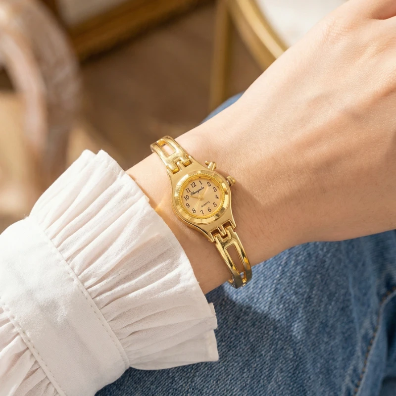 

Золотые женские наручные часы: роскошные, элегантные, с маленьким циферблатом, кварцевые, для женщин, повседневные, популярные, женские наручные часы-браслет