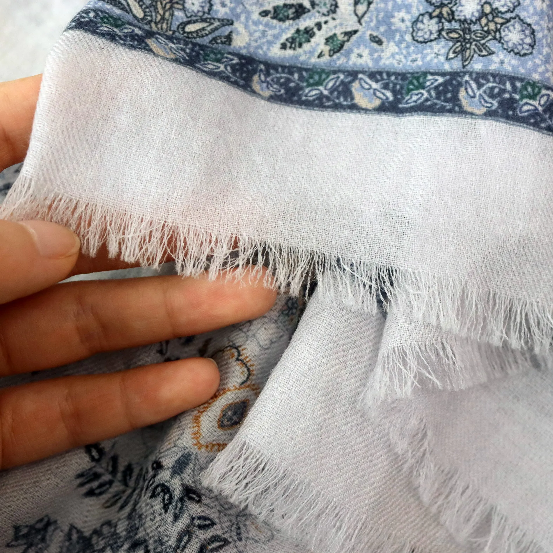 2026 100% Pure Wool Scarf Women Winter Warm Soft Cozy Thick Long Shawl Wrap Pashmina Neckerchief Paisley Vintage Bandana Scarves