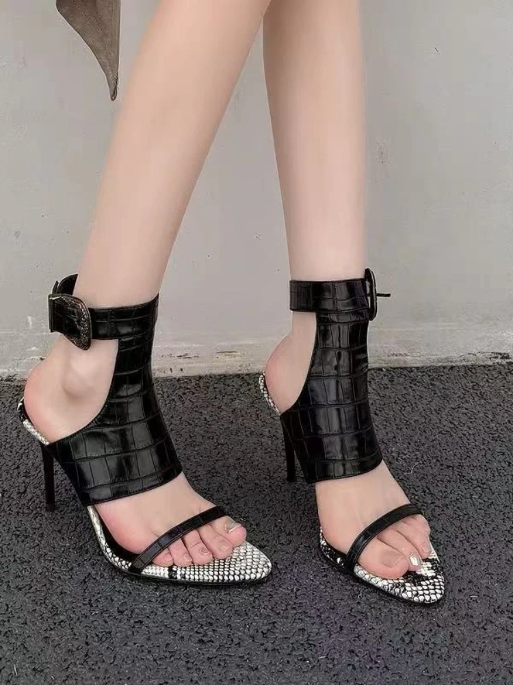 

Европейские и американские ультрамодные сексуальные женские босоножки-сапоги на высоком тонком каблуке с ремешками и пряжками, с острым носком