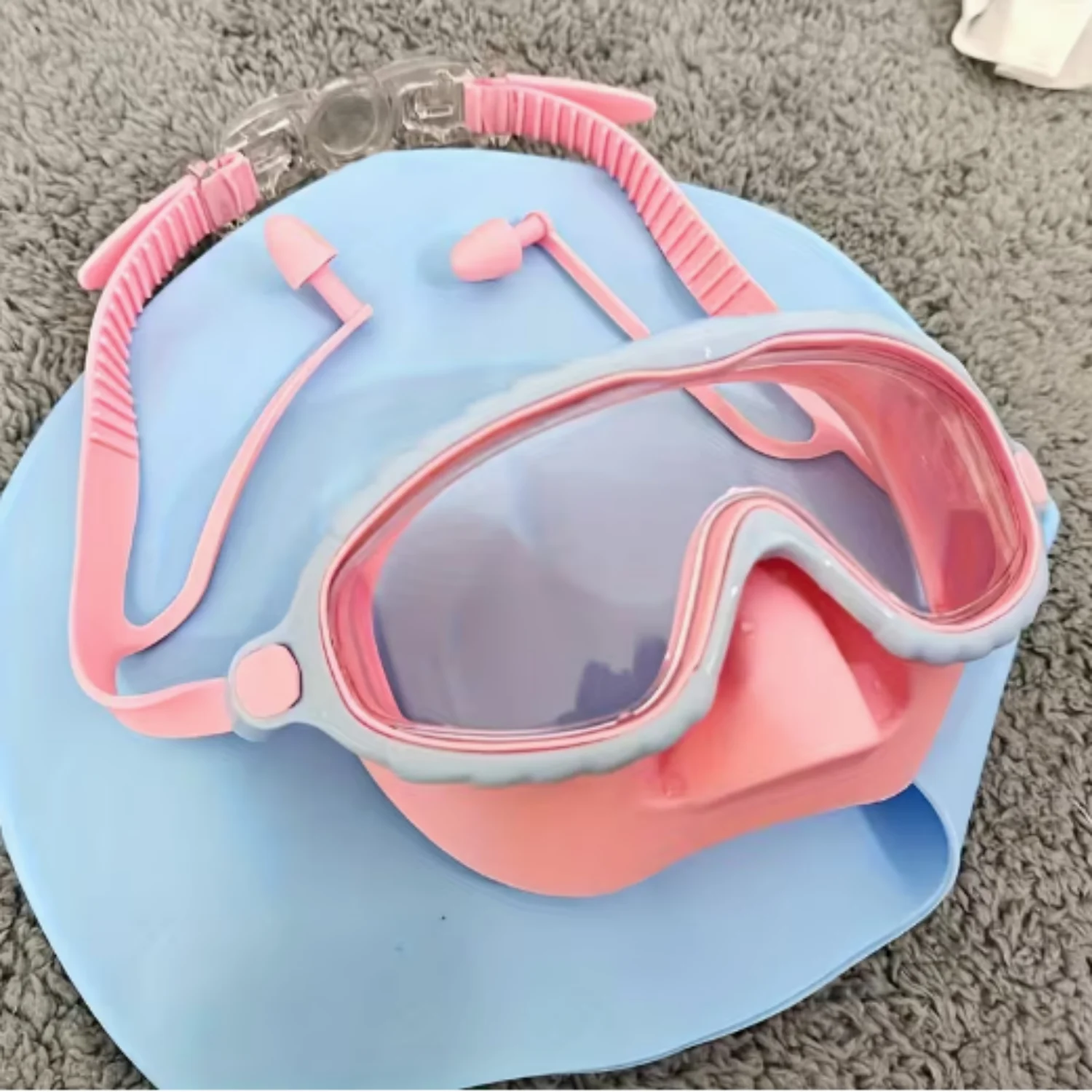 

Anti-Fog Large Frame Goggles, Ultra Clear Wide Field of View, Soft Cushion & Adjustable Straps for Water Activities