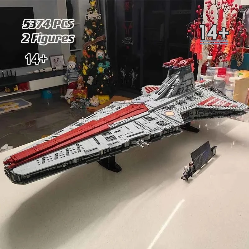 

Конструктор Disney Instant 75367: Атакующий крейсер Республики класса Венатор, премиум-дизайн, подарок для гостей на вечеринку