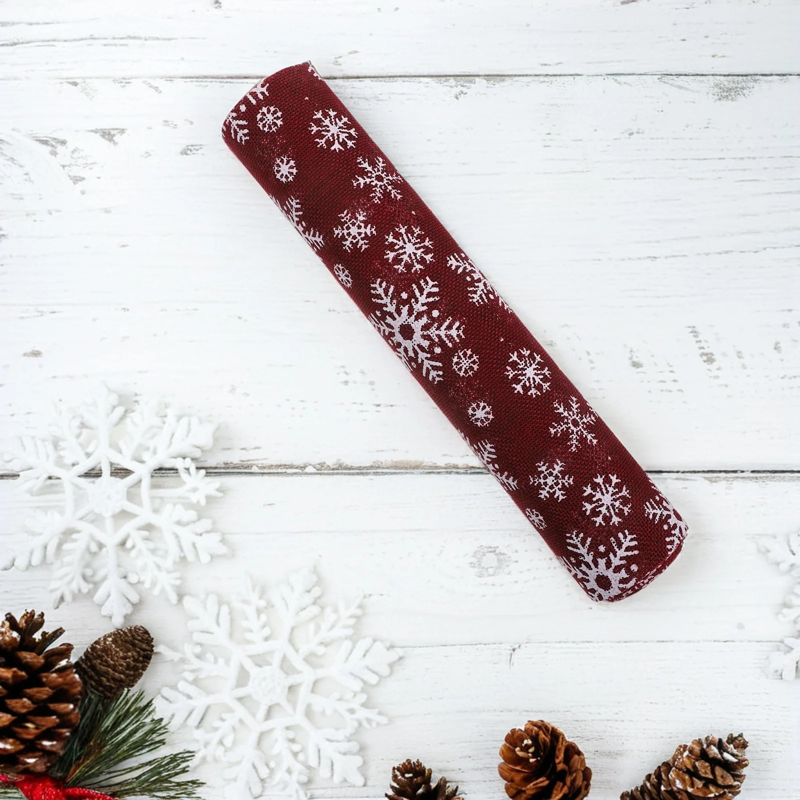 

Christmas Snowflake Table Runner Red White Polyester Holiday Party Kitchen Dining Decoration Heat Resistant for 4-6