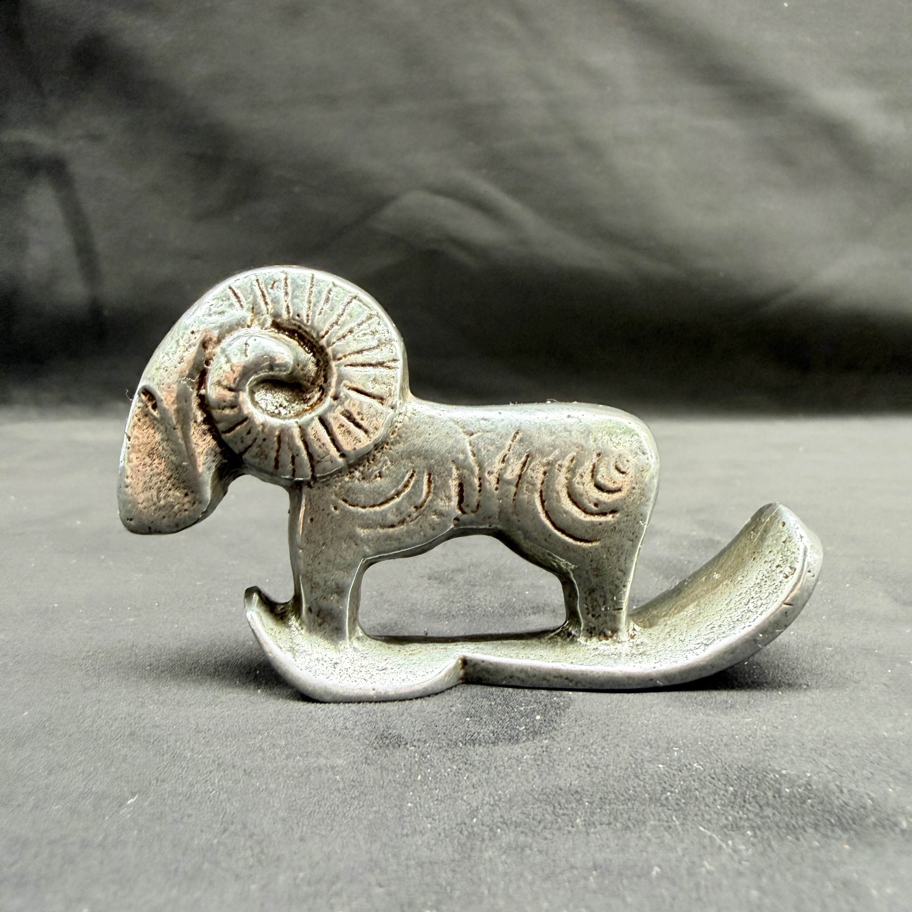 Tian Tie Southern Sled Sheep Town Paper Sculpture for Home Decoration