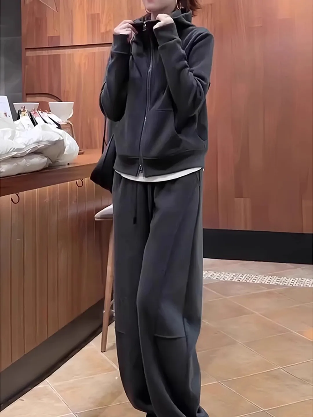 

Casual Sportswear Set Women Winter Fashion Anti-Aging Korean Style Jacket Top Wide Leg Pants Two-Piece Set Loose Feel