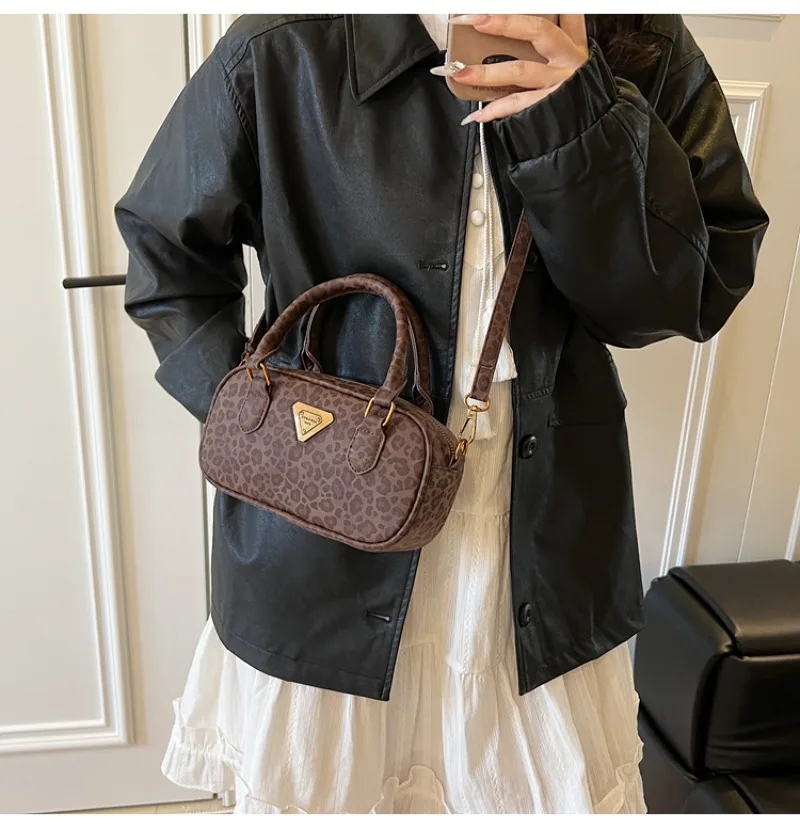 

Women Luxury Leather Classic Shoulder Bag Fashion Designer Tote Crossbody Handbag For Beautiful Urban Wear