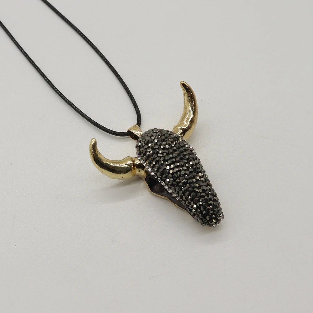 Bull Head Pendant Necklace Bohemian Bull Skull Head Colar Resin Pendants Leather Men Fashion Jewelry Amulet Gift Animal Necklace