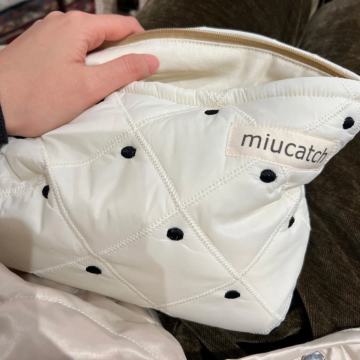 Miuccatch White Classic pois Makeup Bag Organizer portatile in tela con cuciture, per viaggi e uso quotidiano da donna