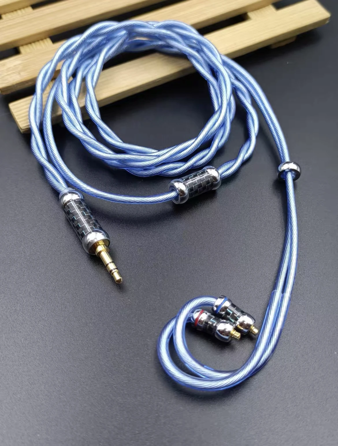 درع متحد المحور نحاسي كريستال مفرد ، ليتز 2 حصة ، درع ملتوي ، 610 كور ، كابل MMCX ، النوع 6 ، أربعة ألوان