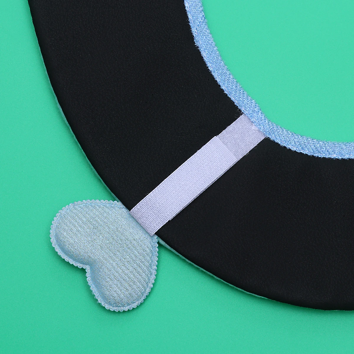 

Toilet Seat Warm Durable Bathroom Mat Light Green Handle Washable Comfortable Stylish Simple Design Winter Gift