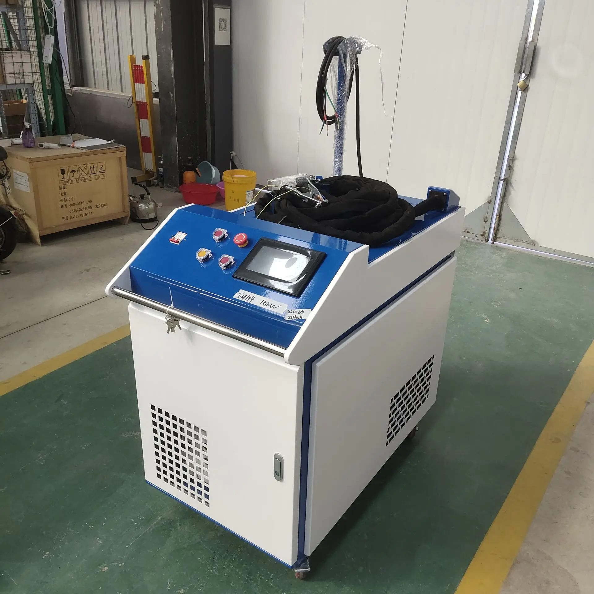 Handheld Laser Welder 3000w 4 in 1 Laser Welding Machine With CE 1500w 2000w