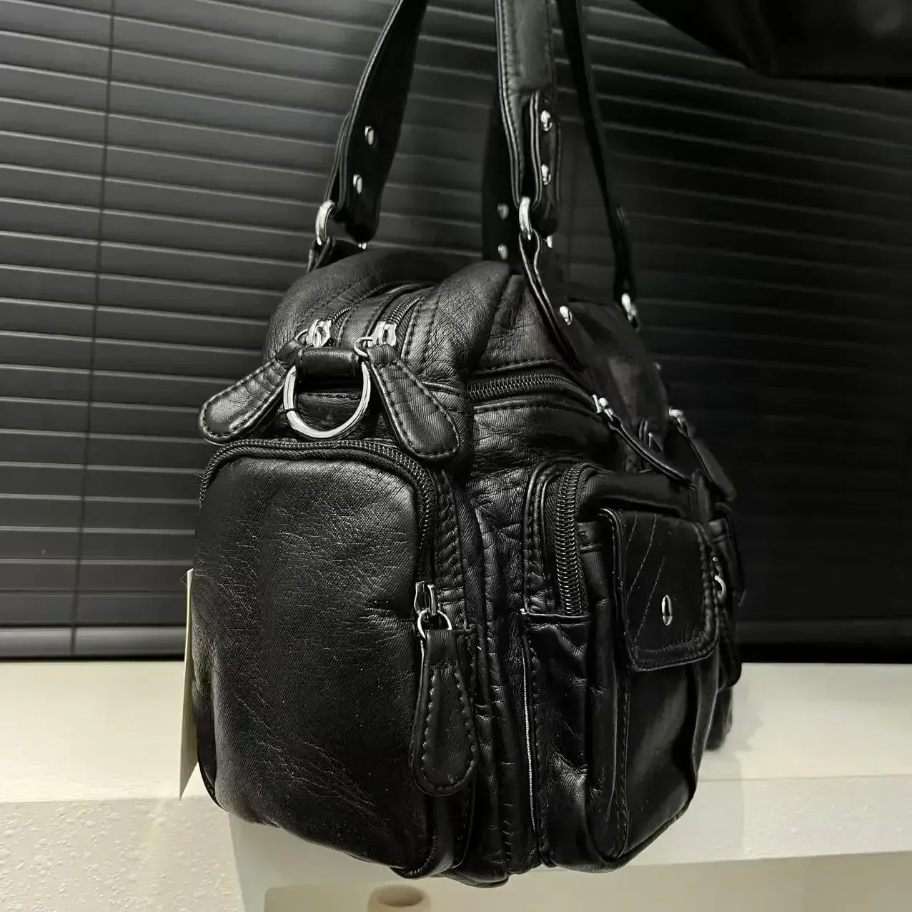Ladies' fashionable retro vintage vintage hot girl motorcycle tote bag with large capacity Y2K washed vegan leather shoulder bag
