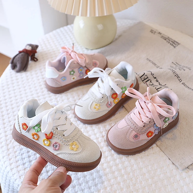 2026 New Girls Casual Shoes Sweet Embroidered Round Toe Soft Soled Non Slip Children's Shoes Sports Fashionable Shoes Size 21-30