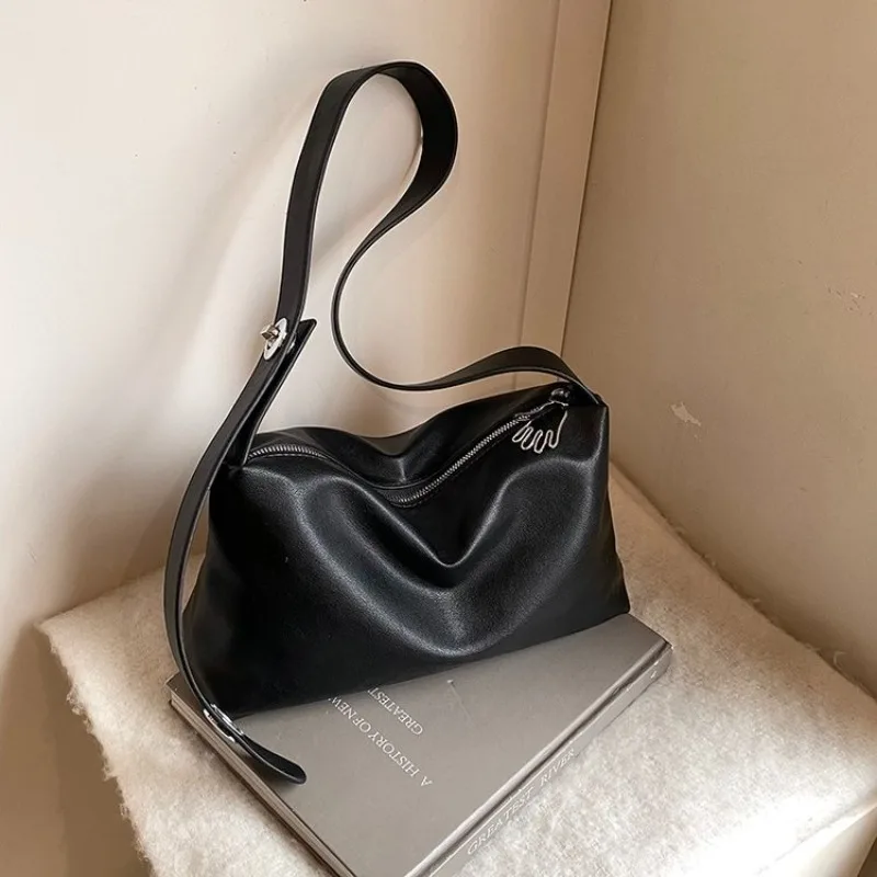 

Elegant Ladies Leather Handbag, Durable Tote Bags By Famous Designer, Popular Women's Crossbody Bag Shoulder Style