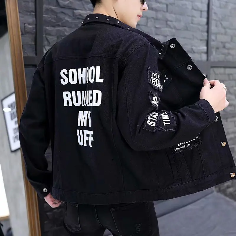

Новая рваная джинсовая куртка для мужчин в стиле хип-хоп с буквенным узором, модное джинсовое пальто, однобортное пальто с лацканами и длинными рукавами, верхняя мужская одежда