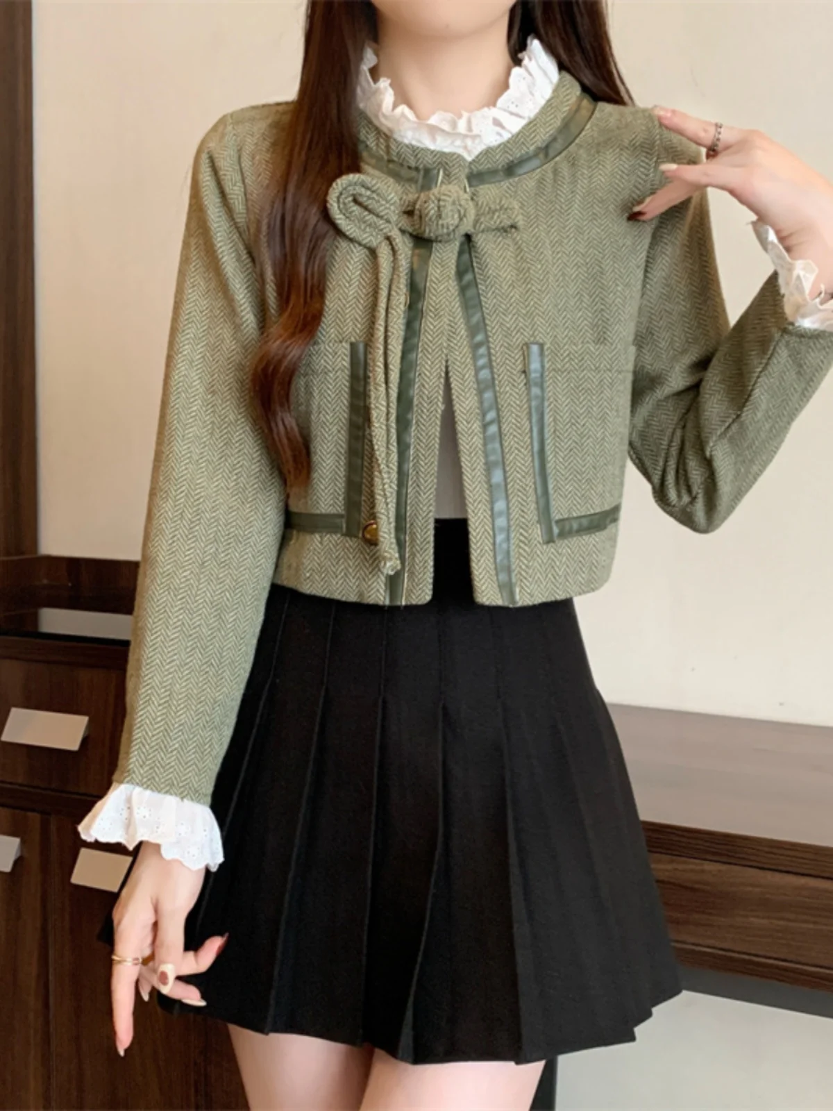 Tweedowa kurtka płaszcz oversize damski jesienno-zimowy ocieplana wygodna elegancka klasyczna w stylu socjality dopasowana Harajuku