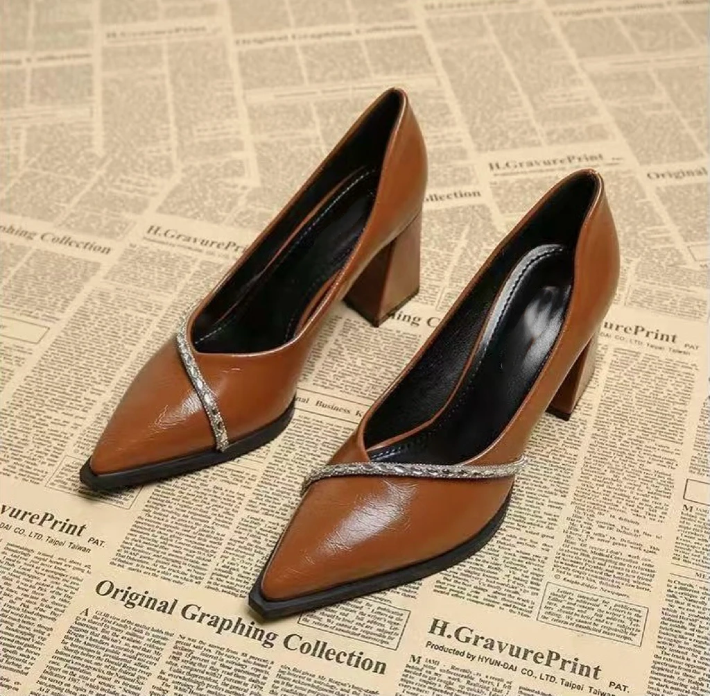 

Women's Street-Style Chunky-Heel Mary Janes — Simple, Low-Cut Slip-On Work Shoes | Outdoor Women's Pointed-Toe Sexy High Heels