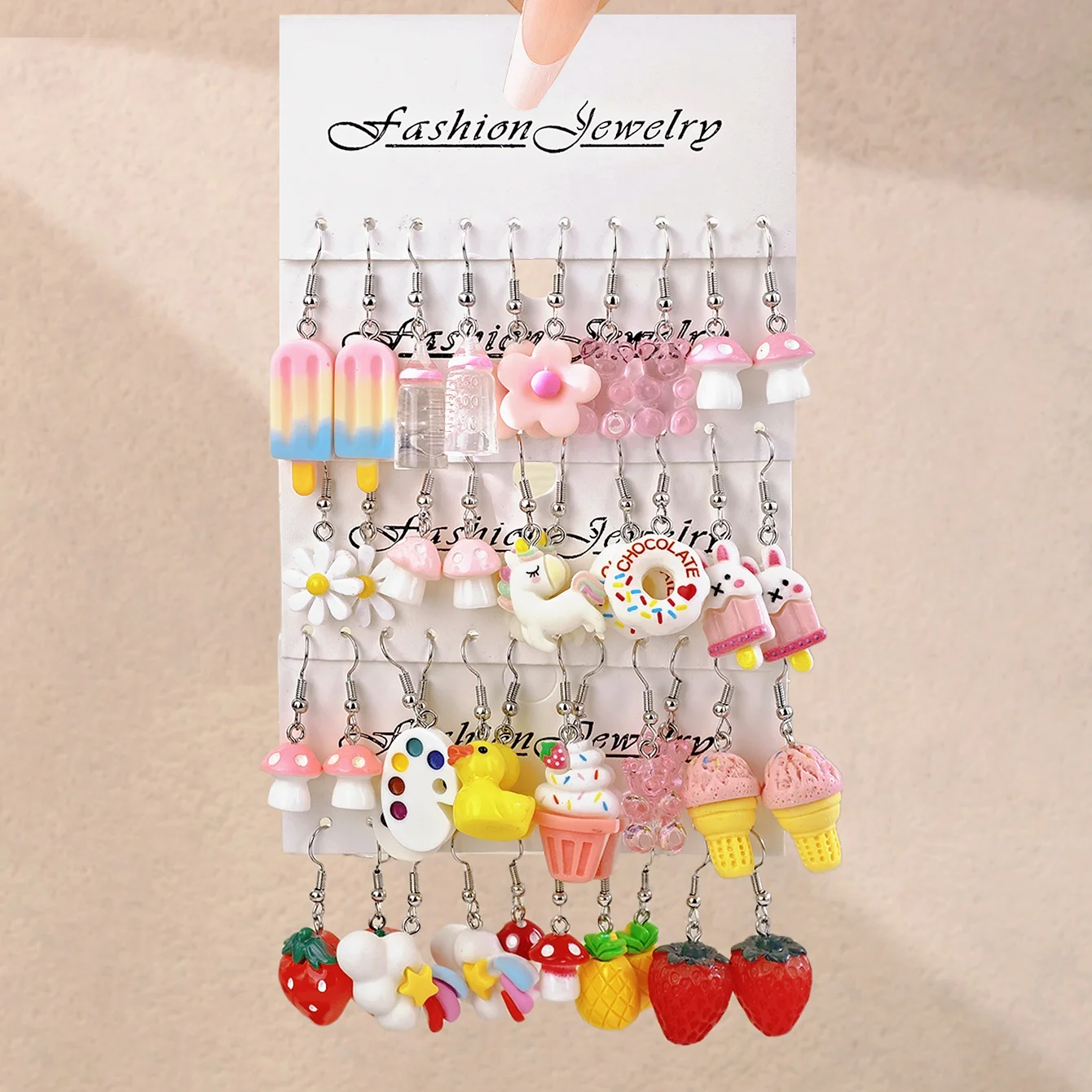 Grensoverschrijdende Vrouwen Leuke Creatieve Veelzijdige Konijn Bloem Aardbei Paddestoel Beer Hars Dangle Oorbellen Set