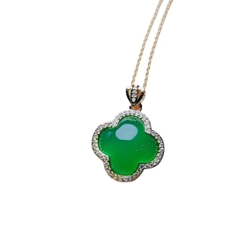 

Natural Emperor Green Chalcedony Pendant Silver Inlaid Clover Pendant Pendant Lucky Grass Clavicle Chain Necklace