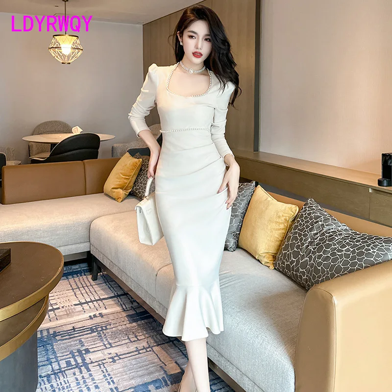 

2024, осенняя новая женская одежда, французское жемчужное платье с квадратным воротником на талии, абрикосовое платье с рыбьим хвостом, длинное платье выше колена