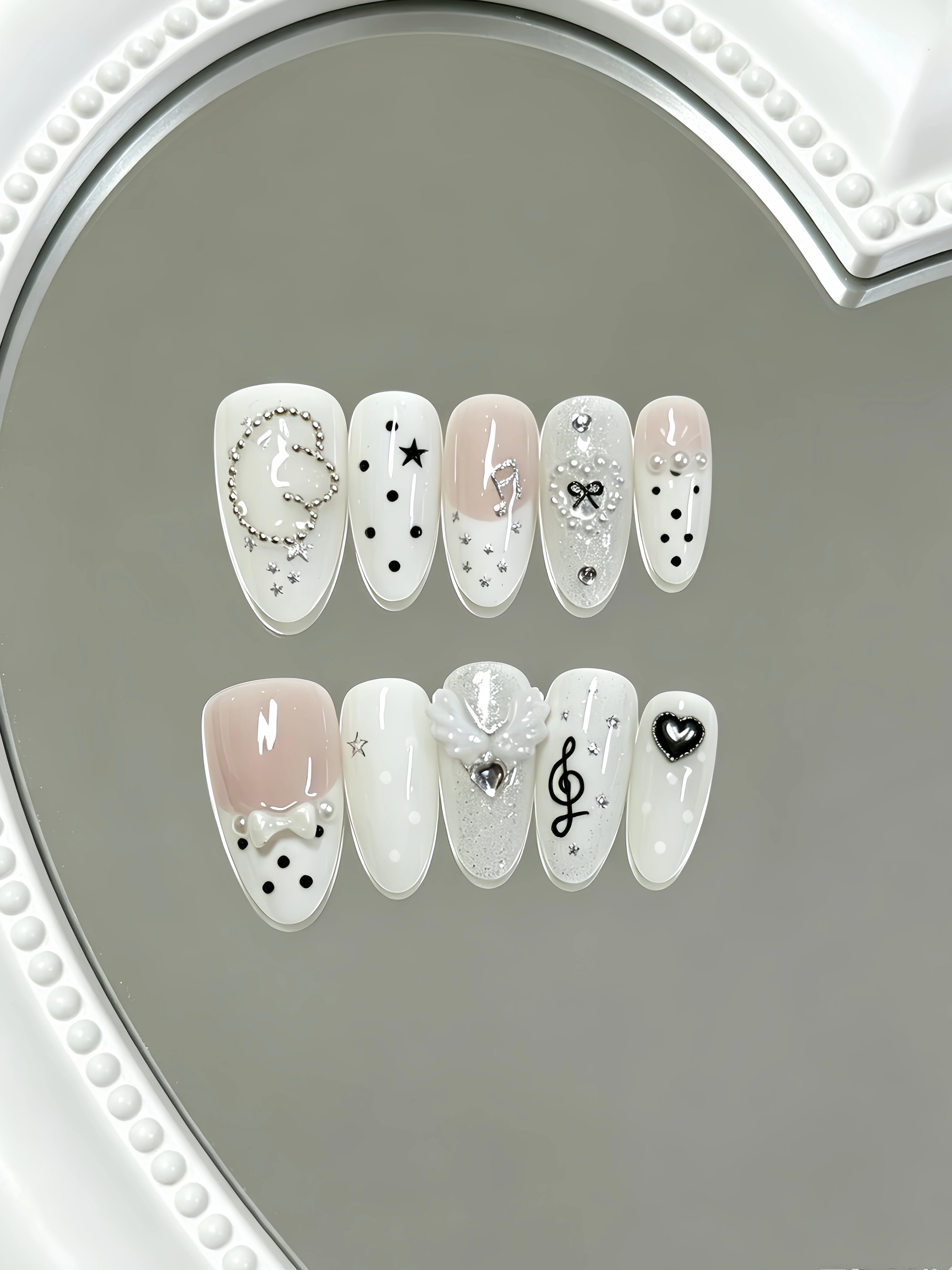 10-Piece Almond-Shaped Press-On Nails, Nude White Gradient Polka Dot Star Nail Art Set, Detachable and Reusable Press-On Fake Nails for Dating, Bridesmaids, and Photo Shoots