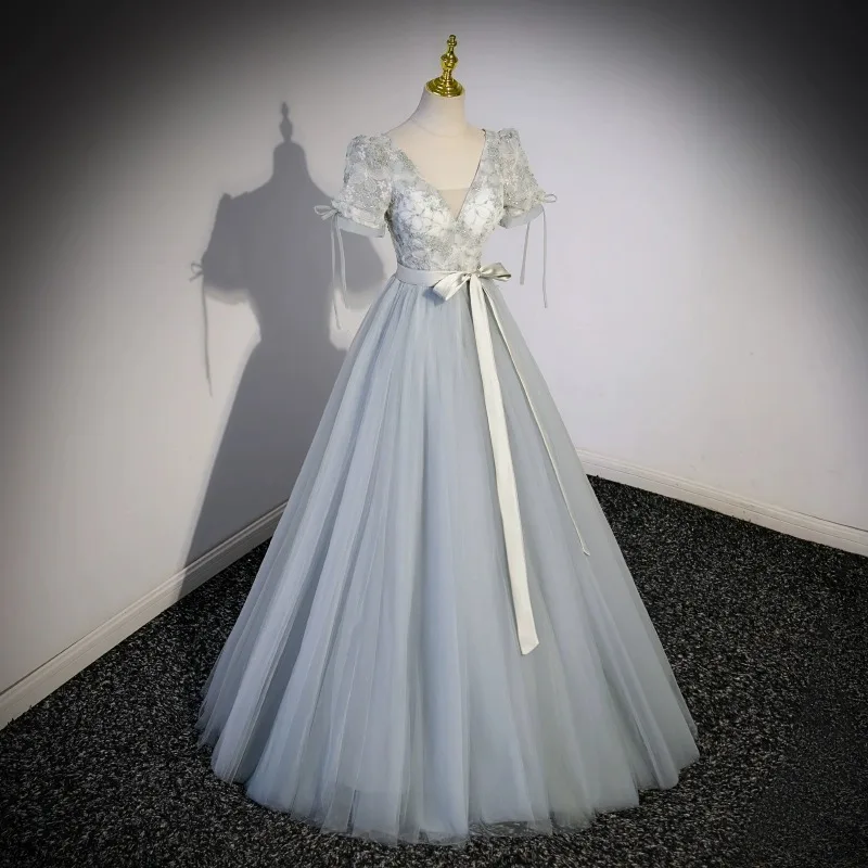 Super Fairy Light Gaze Abendkleid Neue elegante Nische tiefer V-Ausschnitt Erwachsene Geschenk Prinzessin Kleid Vocal Art Prüfung Modisches Kleid