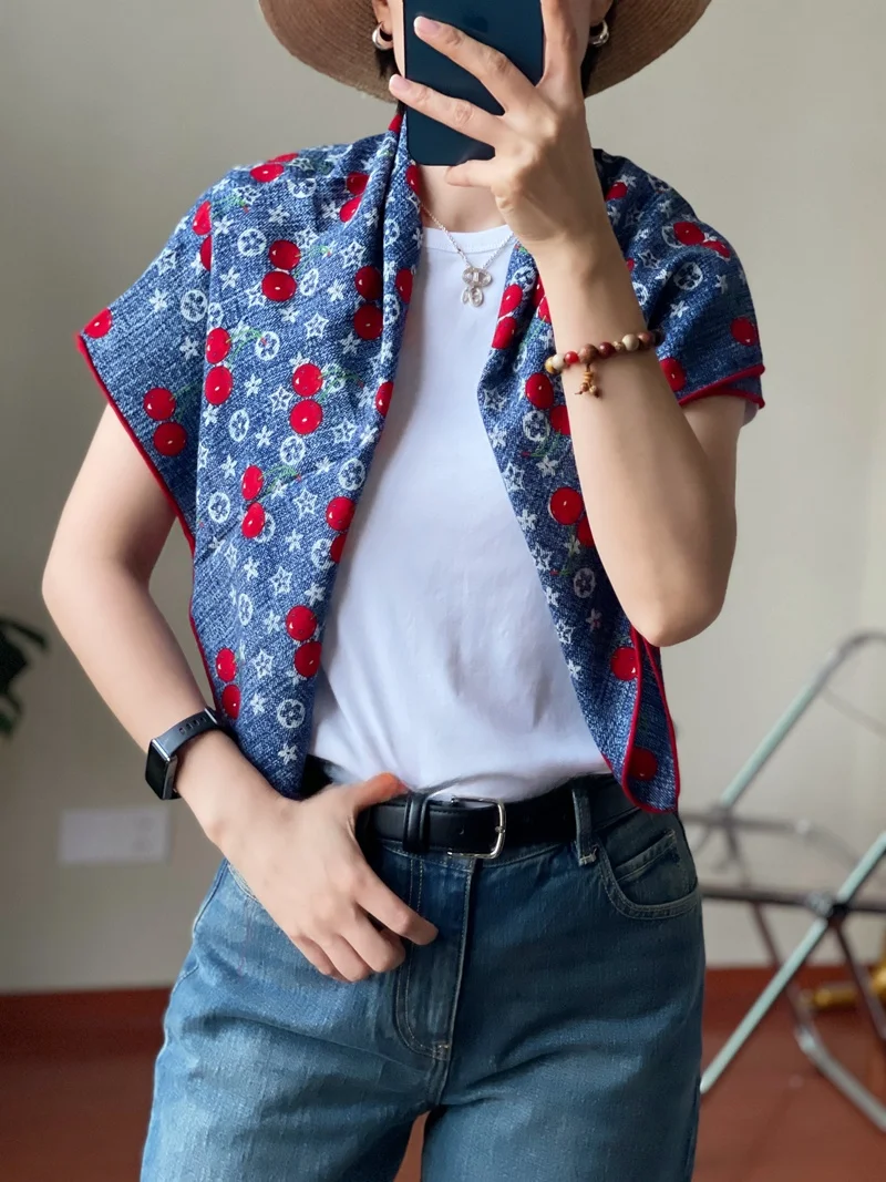 Echarpe-au-poincon-en-laine-double-face-de-couleur-assortie-par-cherry-old-flower-village-sur-bague-edition-collaborative-88-cm-soie-et-laine-b