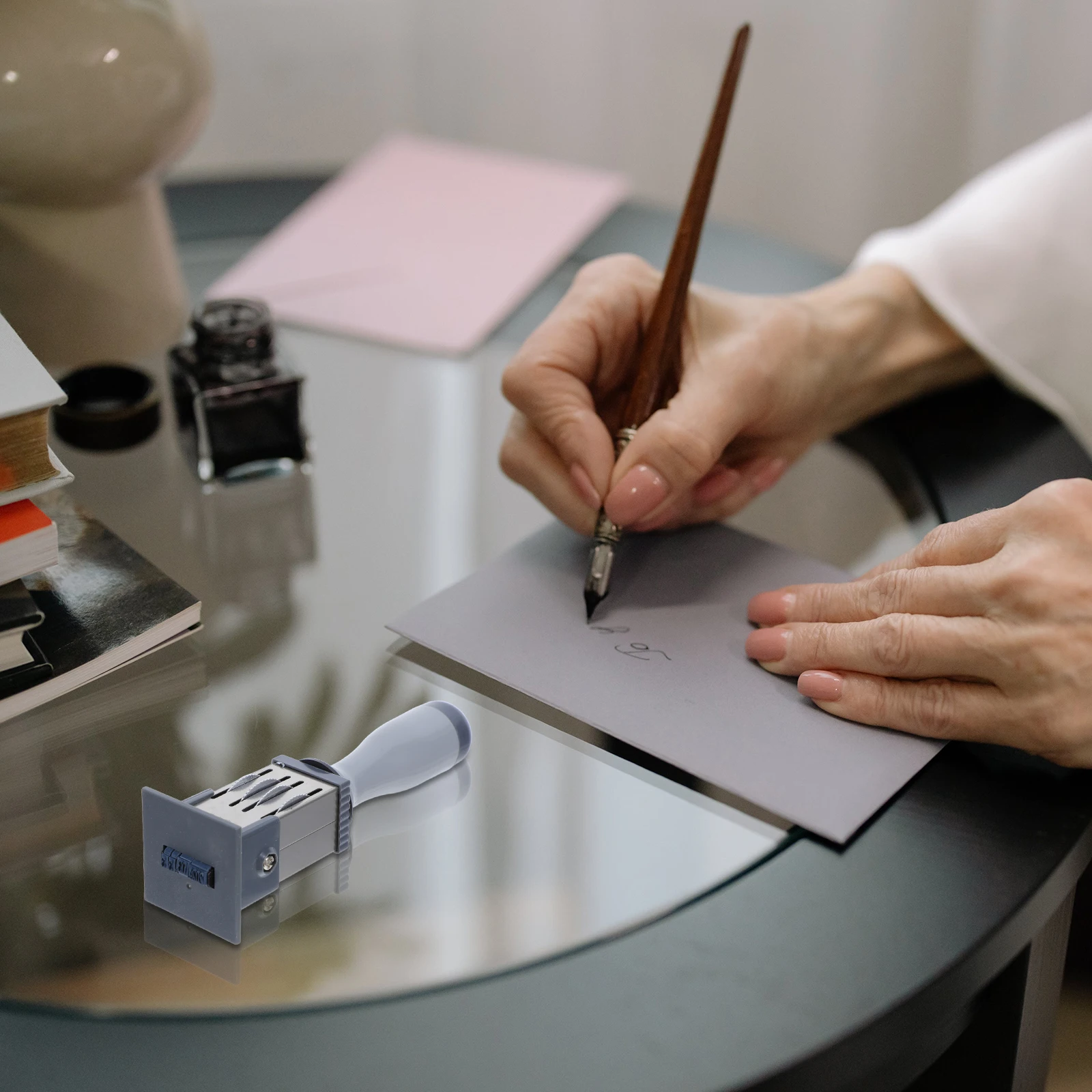 Handheld Self-Inking Date Stamp Portable Rolling Date Stamper Mini Office Label Signature Stamp Manual Day Marker Document