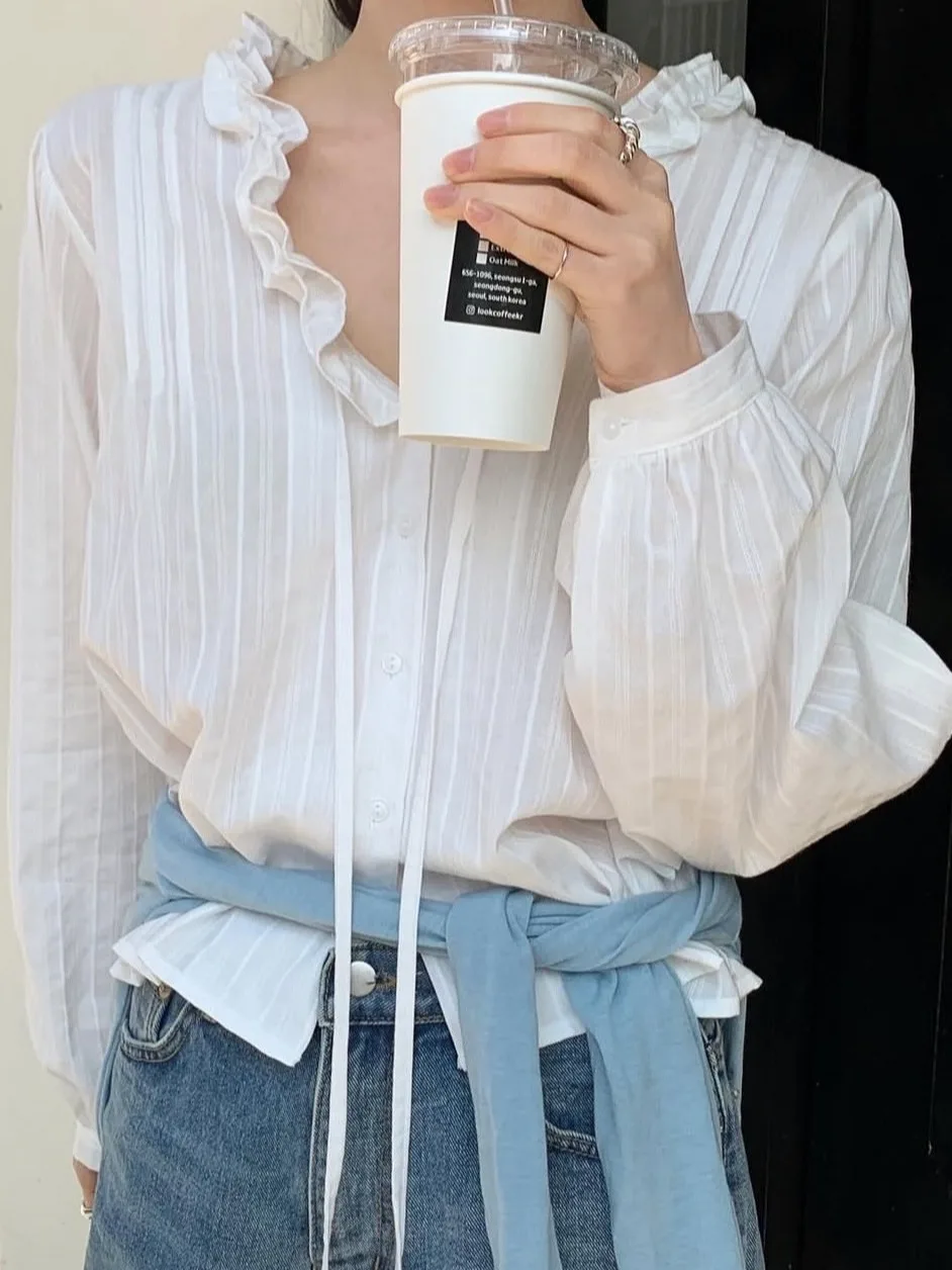 

Шикарная весенняя новинка: женская рубашка с кружевным воротником, нежный дизайн, белая, с длинным рукавом, в корейском стиле, из полиэстера, с воротником-лепестком