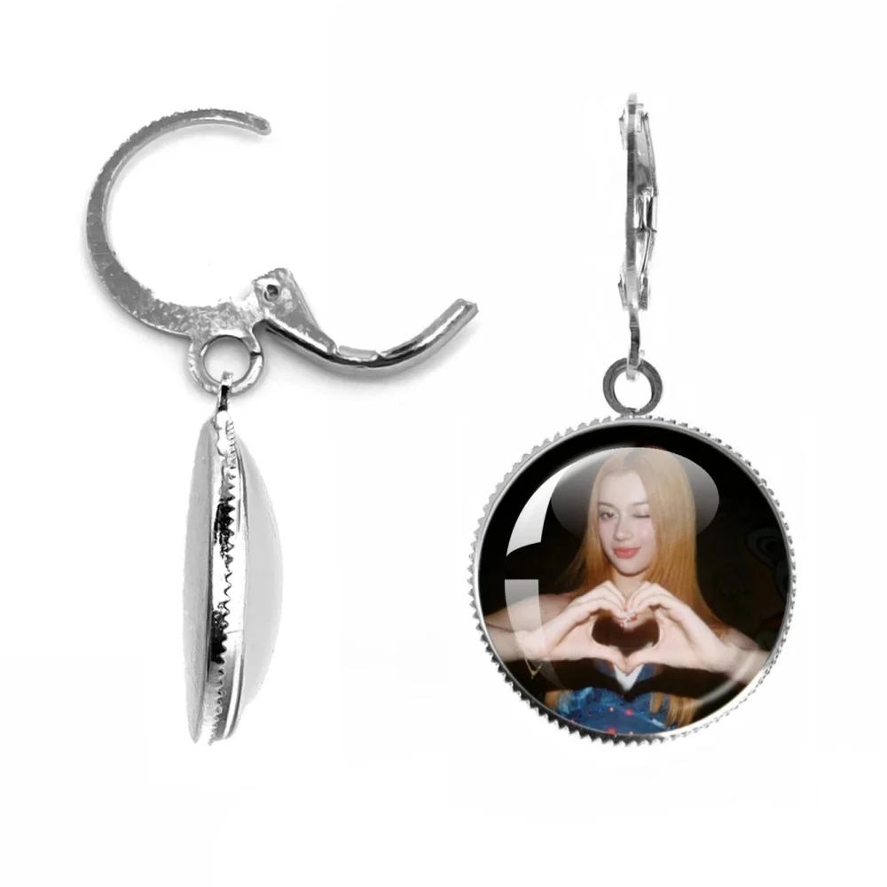 ต่างหู K- KATSEYE ใหม่ วงเกิร์ลกรุ๊ปเกาหลี งานศิลปะแก้ว จี้ห้อย ต่างหูแฟชั่น เครื่องประดับ ชาร์ม แคทซี่อาย ของขวัญสำหรับสาวๆ ﻿