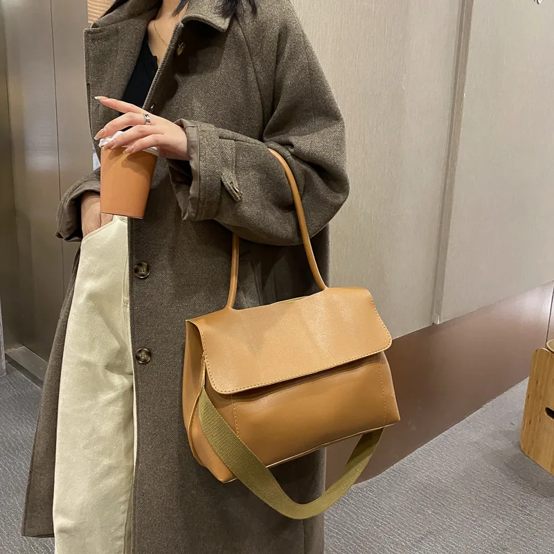 New Simple Fashion Handbags for Women Large Capacity Shoulder Bags 2023 New Underarm Briefcase Crossbody Bags Solid Color Bags