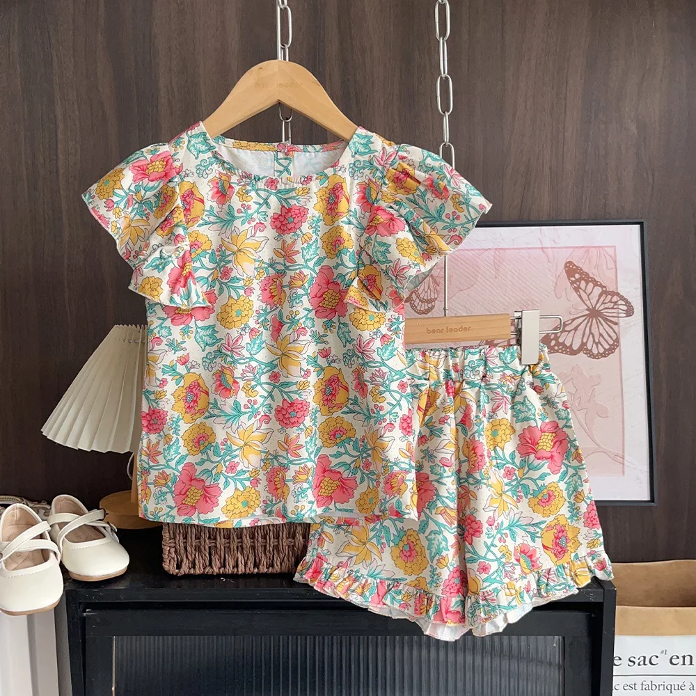 Poster Casual Vacation Style Floral Suit Short Sleeved T-shirt Shorts Two-piece Set for Boys and Girls Aged 2-7 Summer Promotion