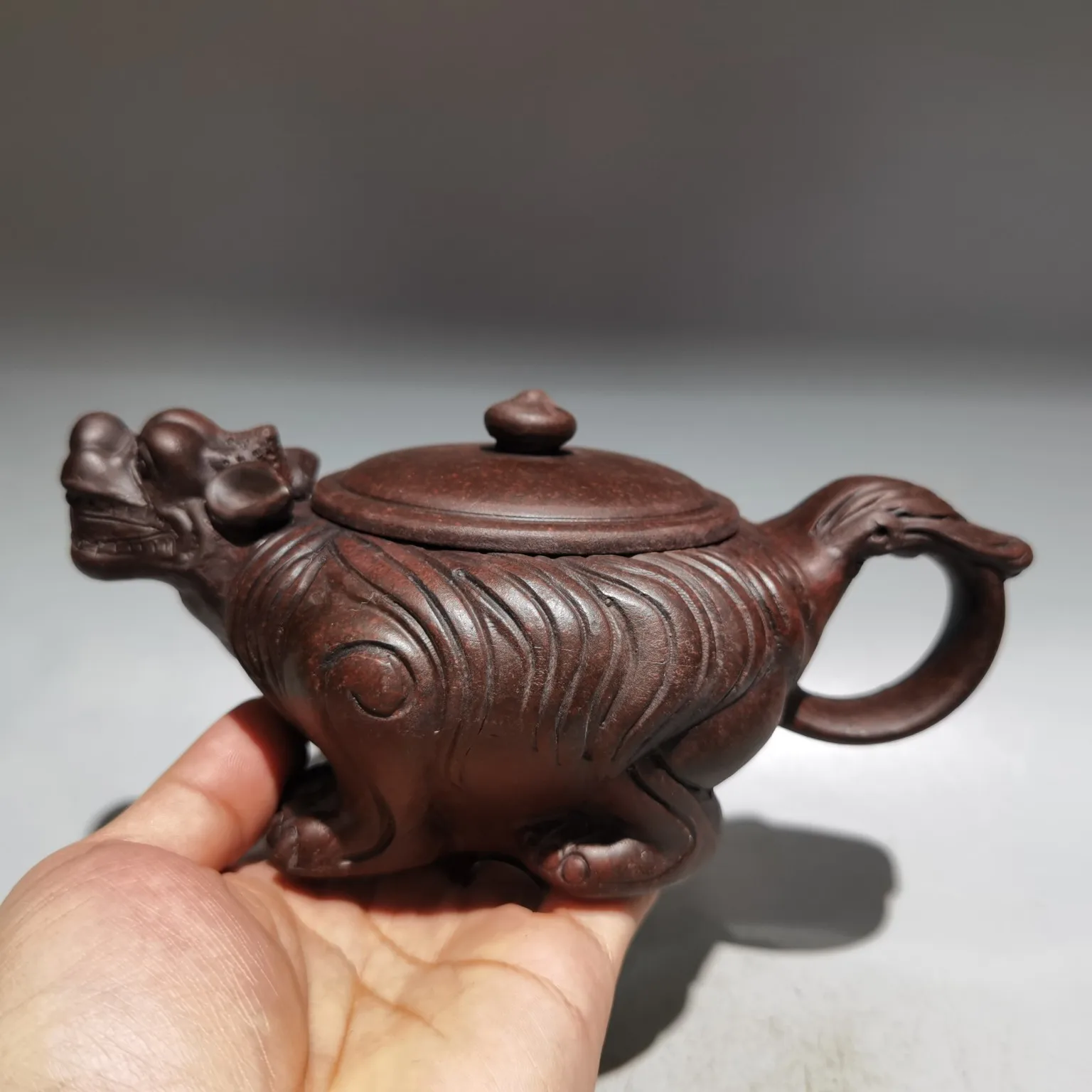 

8"Chinese Yixing Purple Clay Pot Dragon Turtle Statue Kettle Teapot Flagon Amass wealth Ornaments Ornaments Town house Exorcism