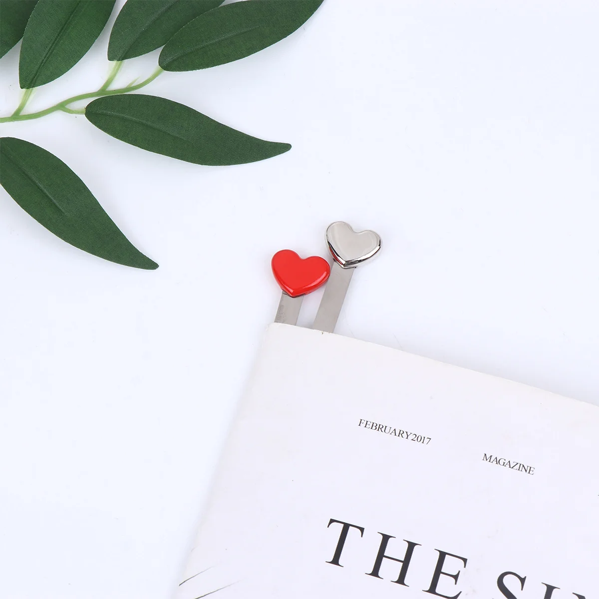 

2Pcs Stainless Steel Heart Shaped Metal Bookmark Creative Page Marker for Book Lovers Students Graduates Red Silver