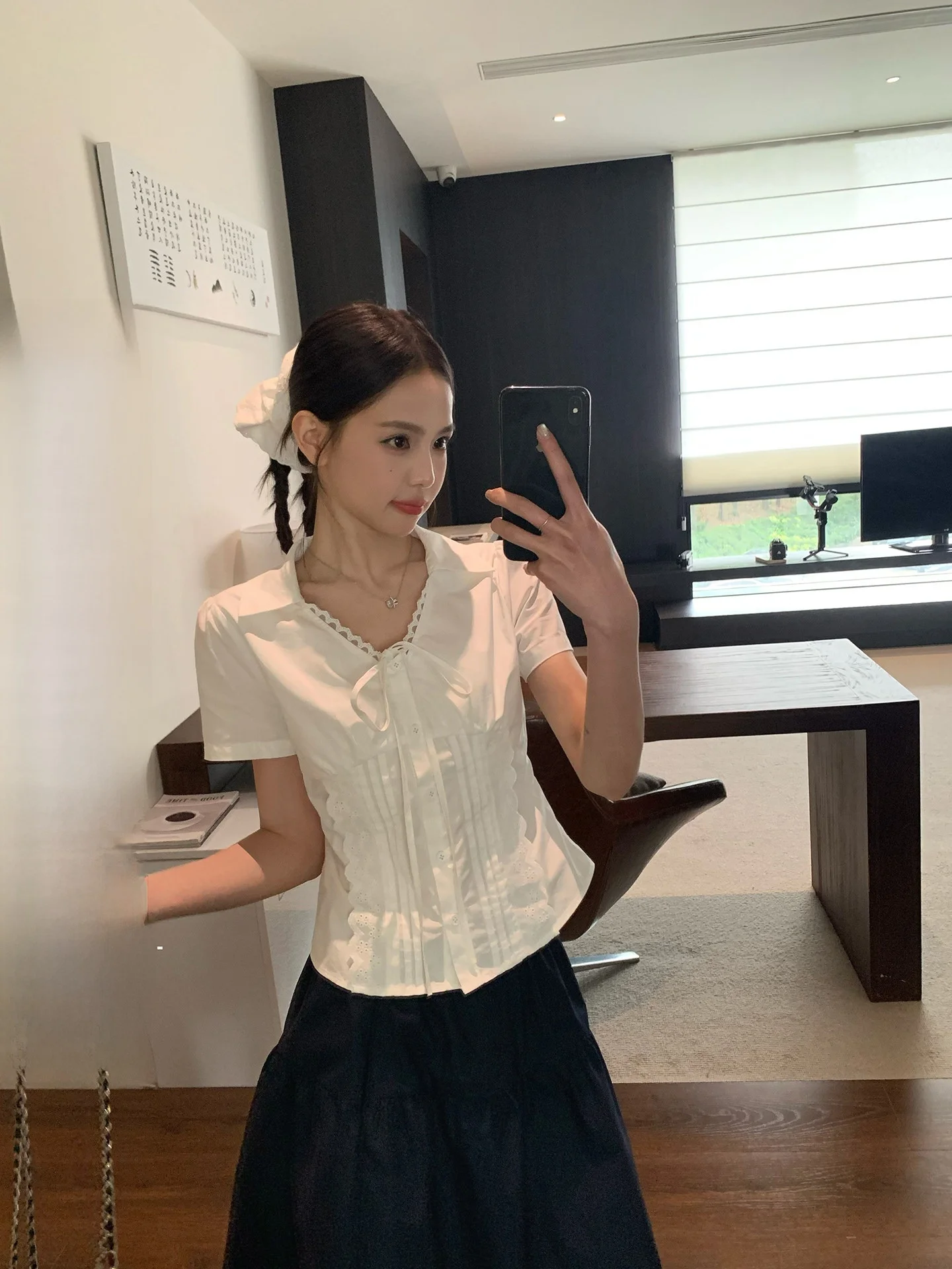 

Свободная женская летняя блузка с коротким рукавом, кружевной отделкой и V-образным вырезом, новый корейский стиль, большие размеры, с белой лентой-завязкой