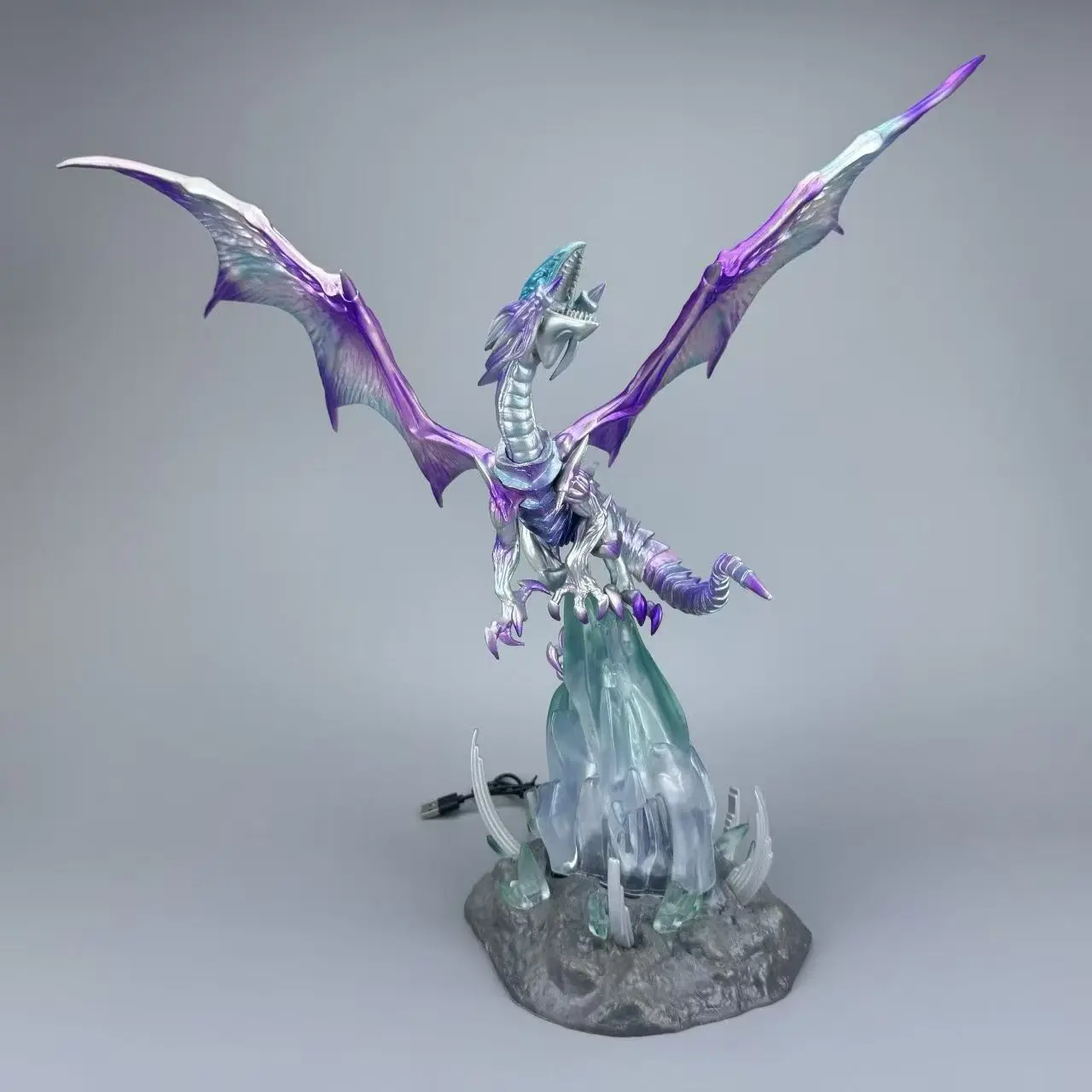 

Фигурка Yu-Gi-Oh! Белоокий синеоглазый дракон, 45 см, со светом, ПВХ статуэтка, высококачественная коллекционная модель, украшение для стола, игрушка, подарок