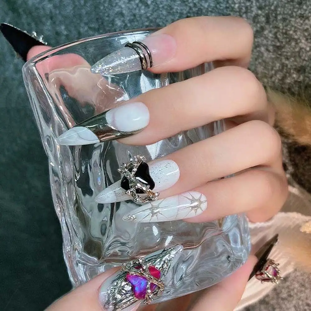 Breloques pour Nail Art, 4 pièces/ensemble, décorations d'ongles en forme de cœur d'halloween, ornements d'ongles 3D, perceuses à ongles, accessoires pour ongles en forme de cœur d'halloween