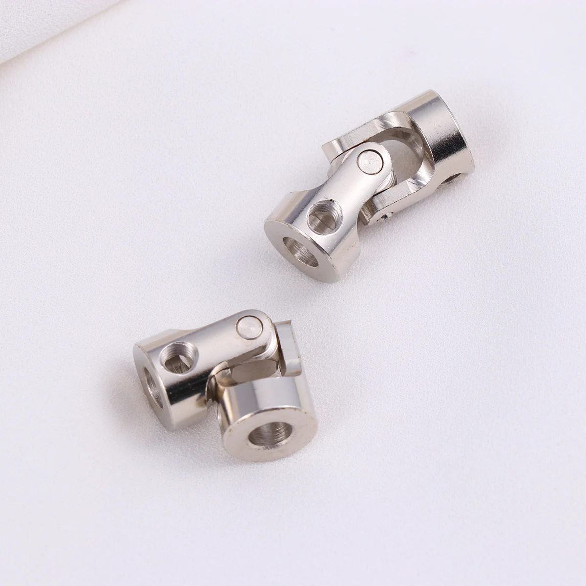 

5 Pcs in Package Universal Joint Shaft Coupler Coupling Steering Connector for RC Car Crawler Boat (Silver)