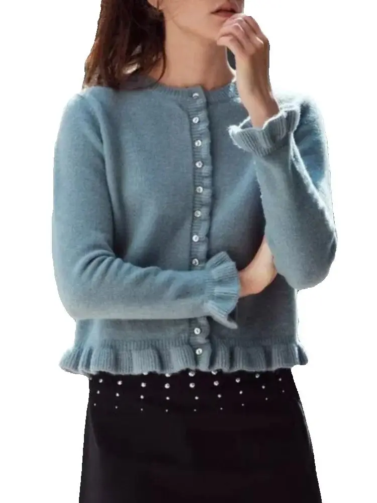 

Новинка 2025, модные весенне-осенние женские милые вязаные кардиганы с украшением для отдыха, шикарные свитера с синими пуговицами для девочек