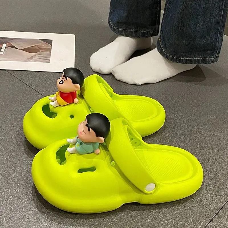 Crayon Shin-chan-zapatos de verano para mujer, zapatos con agujeros, zapatillas para exteriores, sandalias de dibujos animados para exteriores, calzado para jardín de suela blanda, zapato de playa