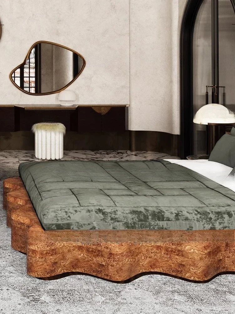 侘び寂び風ダブルベッド、樹瘤木目、波型無垢材ベッド、ショートスタイル