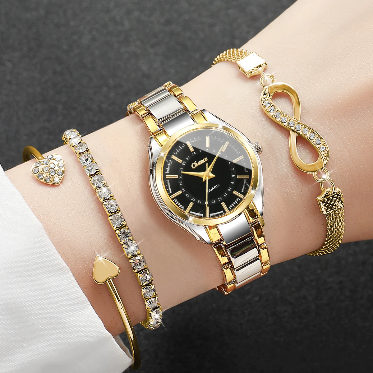 

4PCS/Set Fashion Small Dial Women Watches Ladies Luxury Analog Quartz Wristwatch Bracelets Set Reloj Mujer（Without Box）