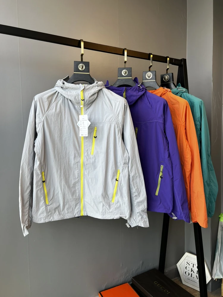 

Мужская легкая куртка с капюшоном UPF50+, модная городская, быстросохнущая, с длинными рукавами, на молнии, тонкая модель, повседневная.