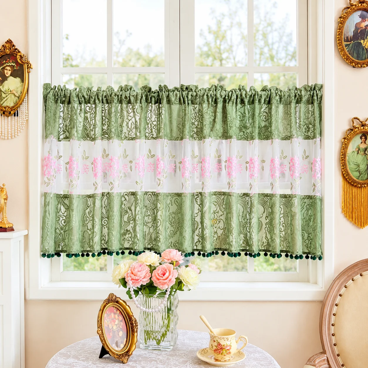 Grüner Blumen-Spitzenvorhang mit Rosa Stickerei, Bommelbesatz Café-Fenstervorhang für die Küche