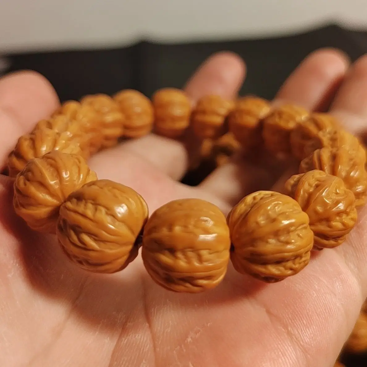 Chinese Style Lucky Blessing Natural Walnut Wood Beaded Bracelet For Men Wild Small Walnut Ant Pattern Jing Ba Ridge Mopan Shape