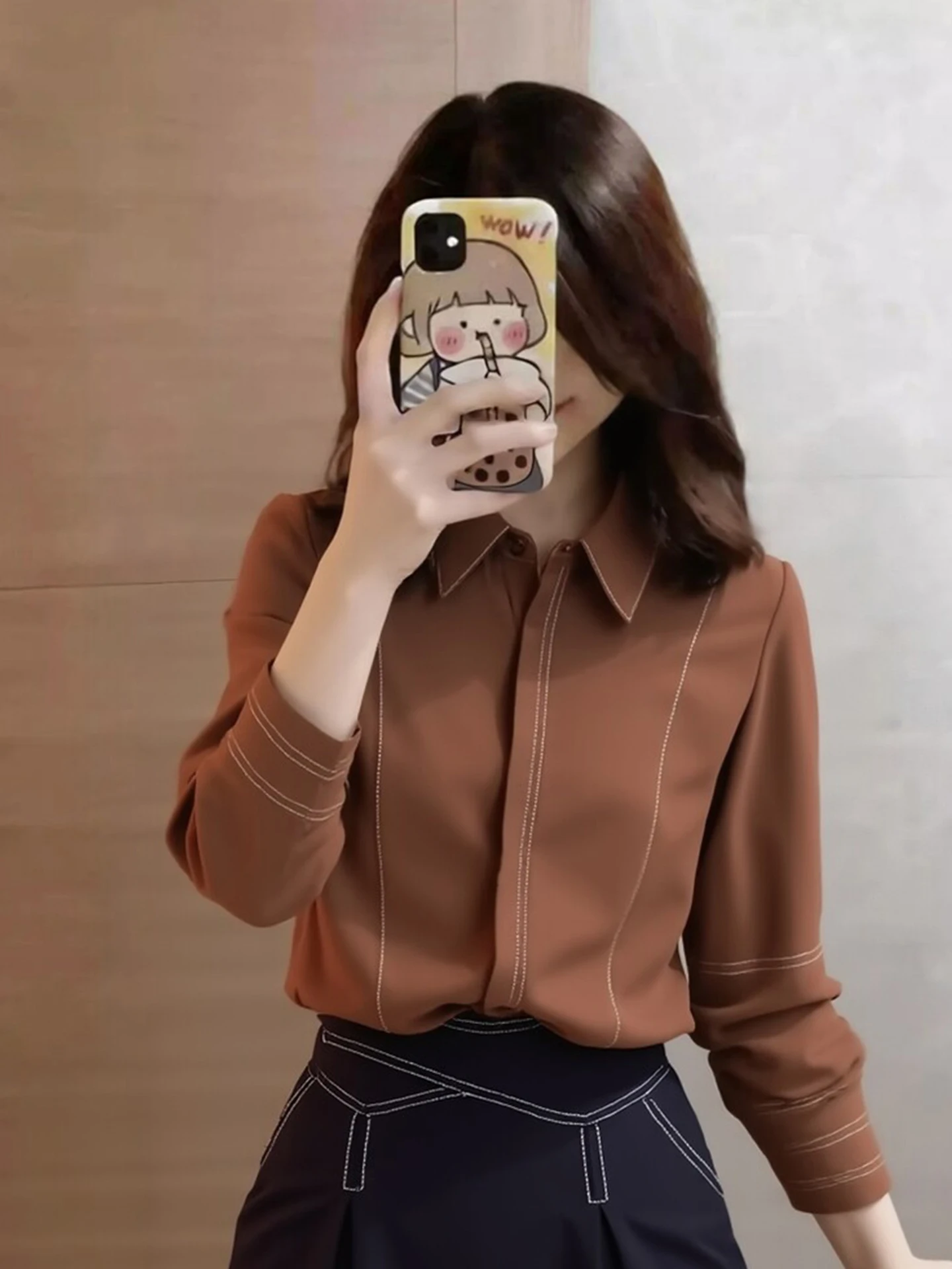 

Модная женская блузка с длинным рукавом и воротником, на одной пуговице, весенняя, омолаживающая, прямого кроя, шелковая, с эффектом омоложения