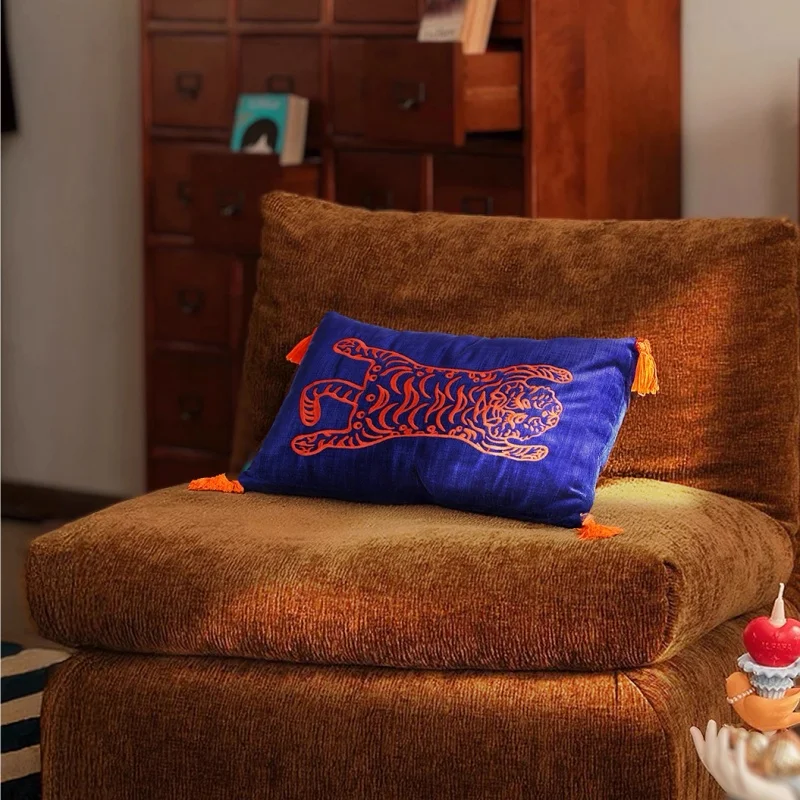 Retro Tiger Embroidery Pillows Blue Velvet Cushion Case Luxury Orange Art Decorative Pillow Cover For Sofa Chair Home Decoration