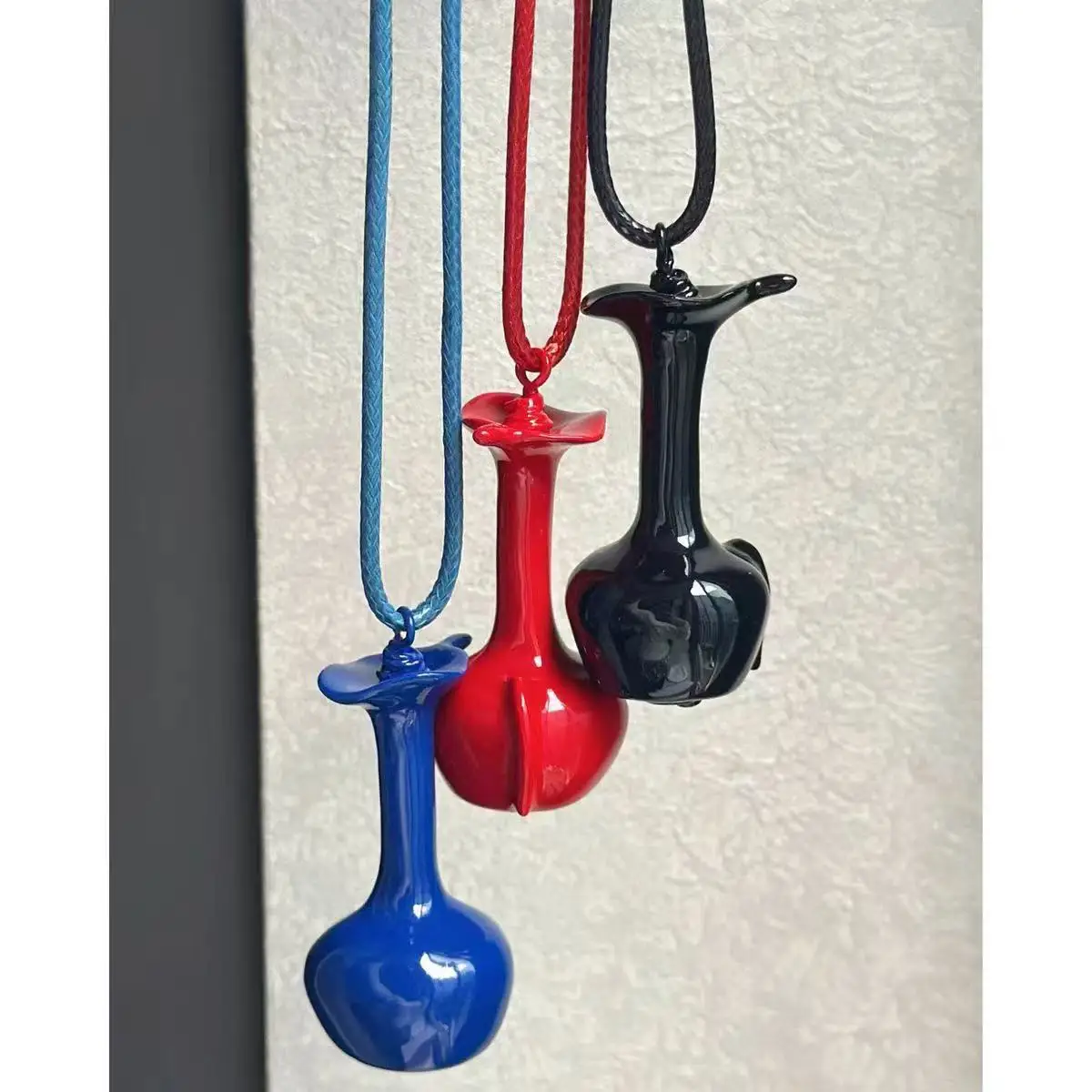 

Jenny&dave Blue Enamel Three-dimensional Vase Pendant Necklace For Women Pull-out Adjustable Sweater Chain